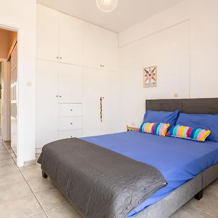 Jason Escape - Cozy Urban Gem Holiday home Kalamata