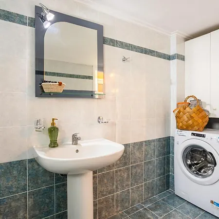 Jason Escape - Cozy Urban Gem