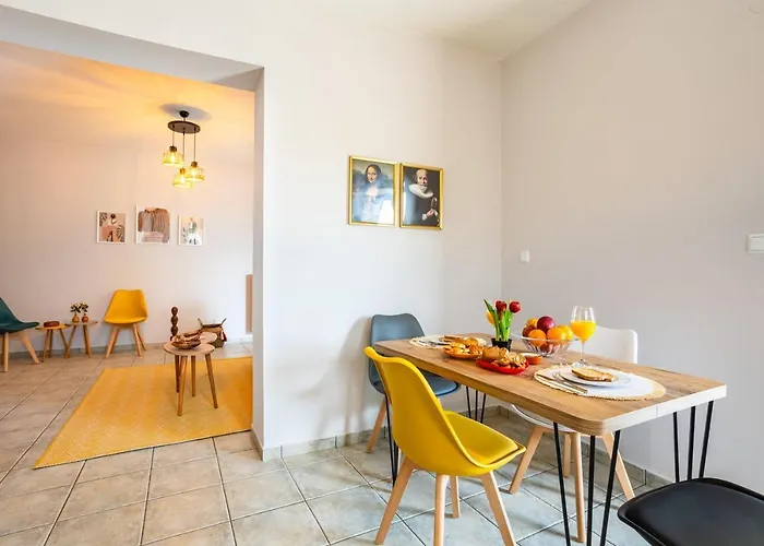 Jason Escape - Cozy Urban Gem Casa de Férias Calamata